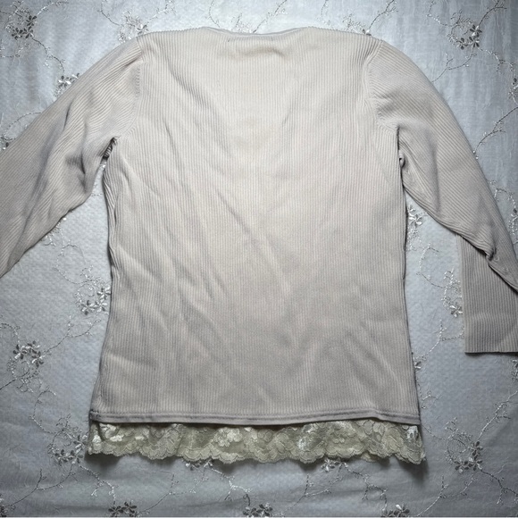 vintage y2k cream ribbed lace trim button up – best for size small - Picture 4 of 4